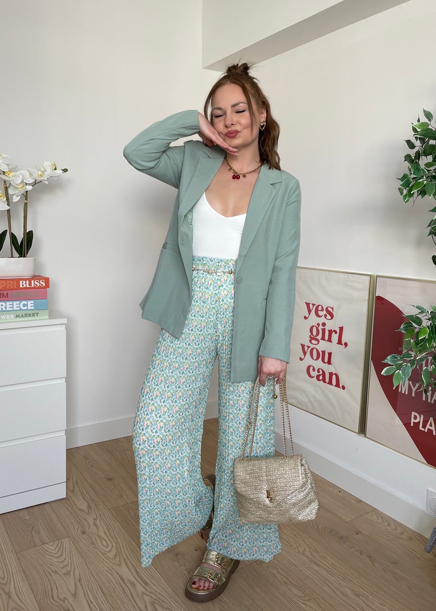 Pantalon plissé à fleurs bleu AXELLE