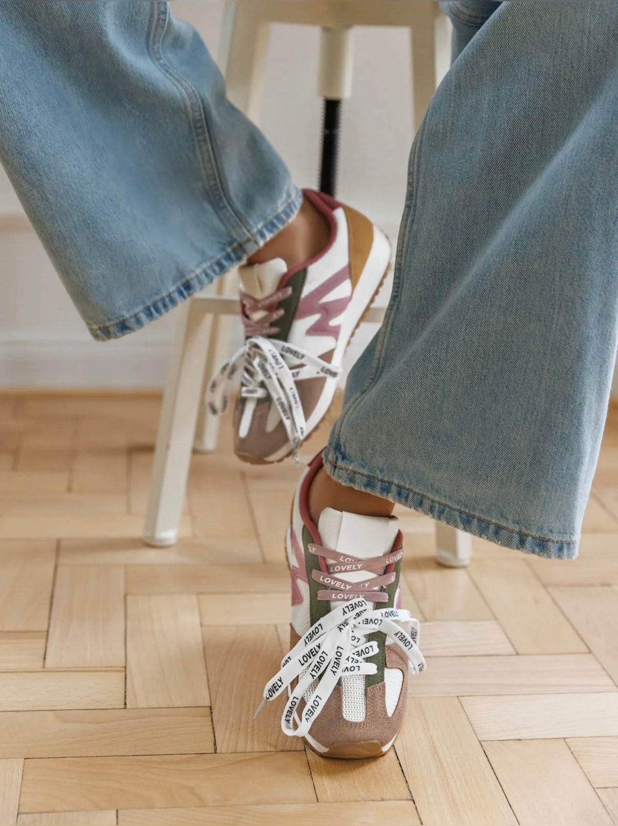 Sneakers - YOUNA