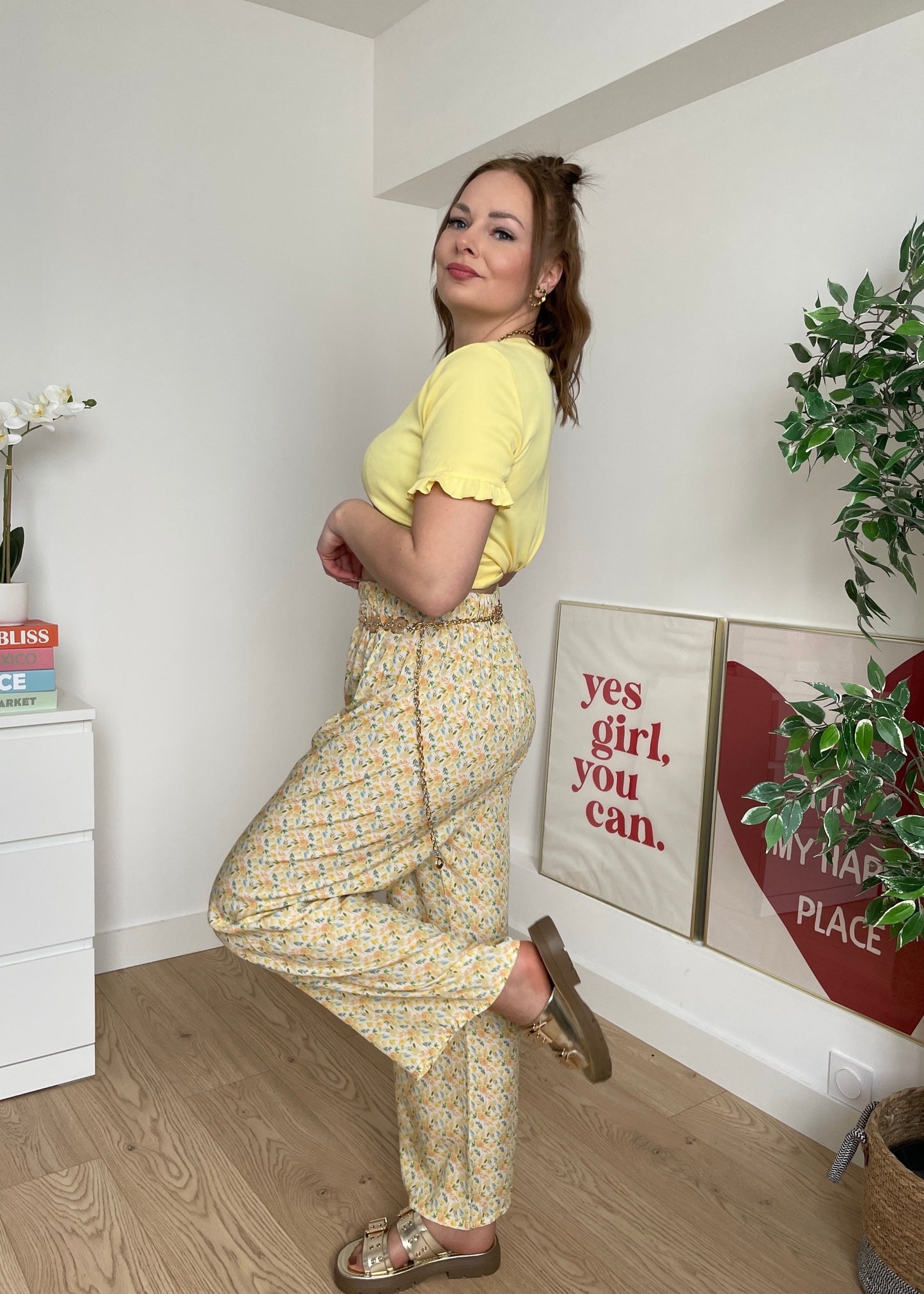 Pantalon fluide à fleurs jaune ANASTASIA