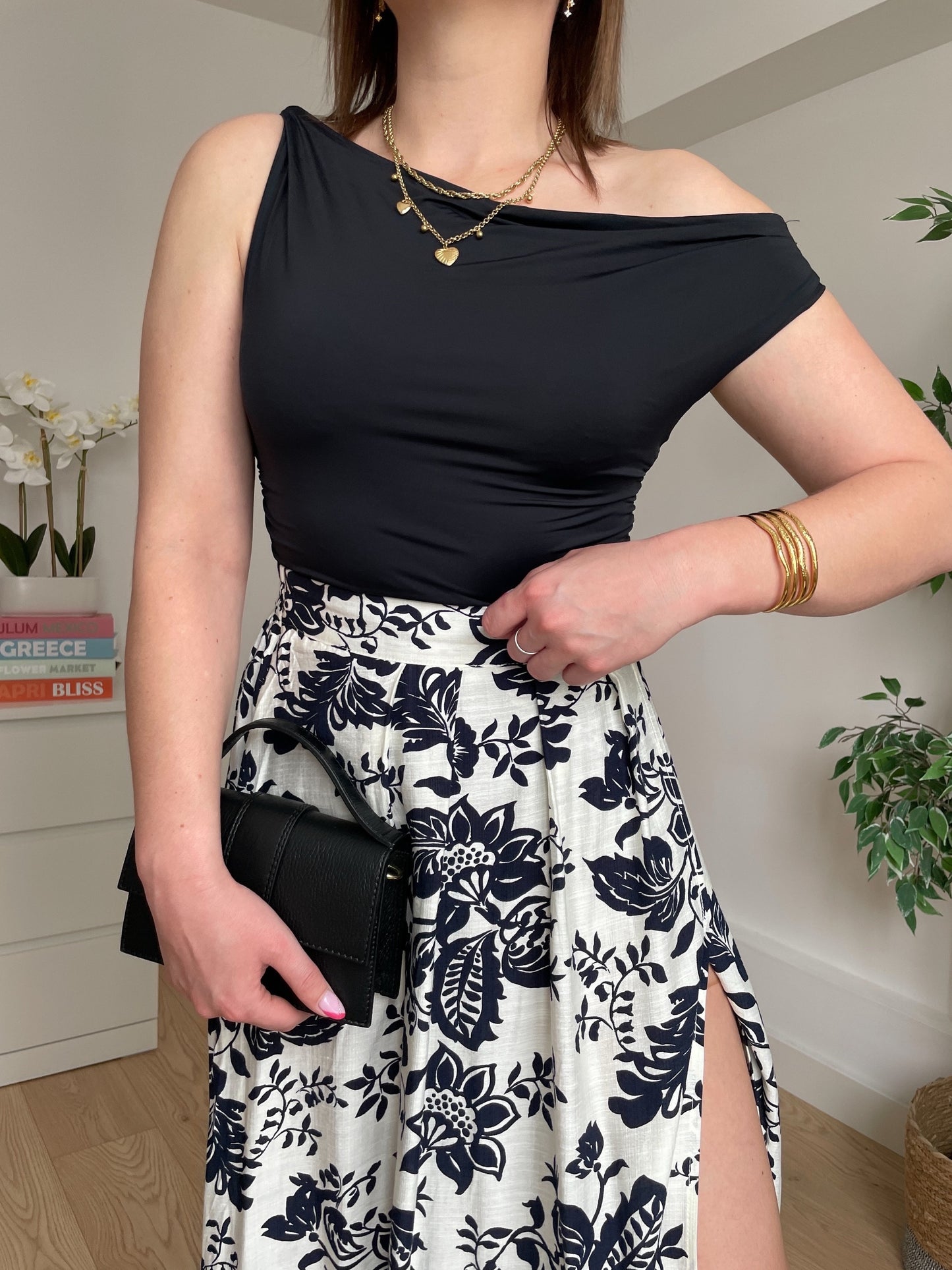 Top asymétrique noir LOA
