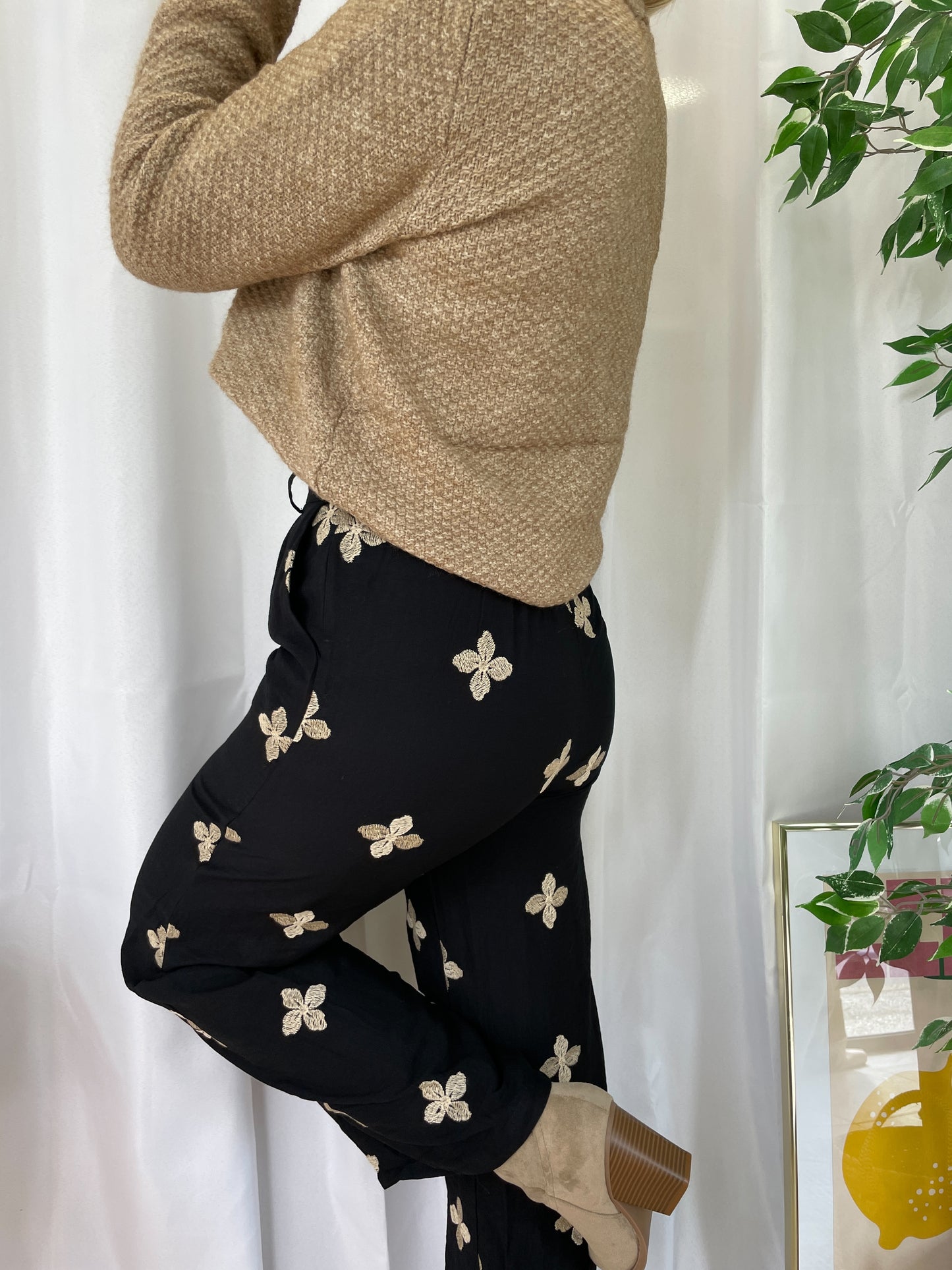 Pantalon brodé SHARLA