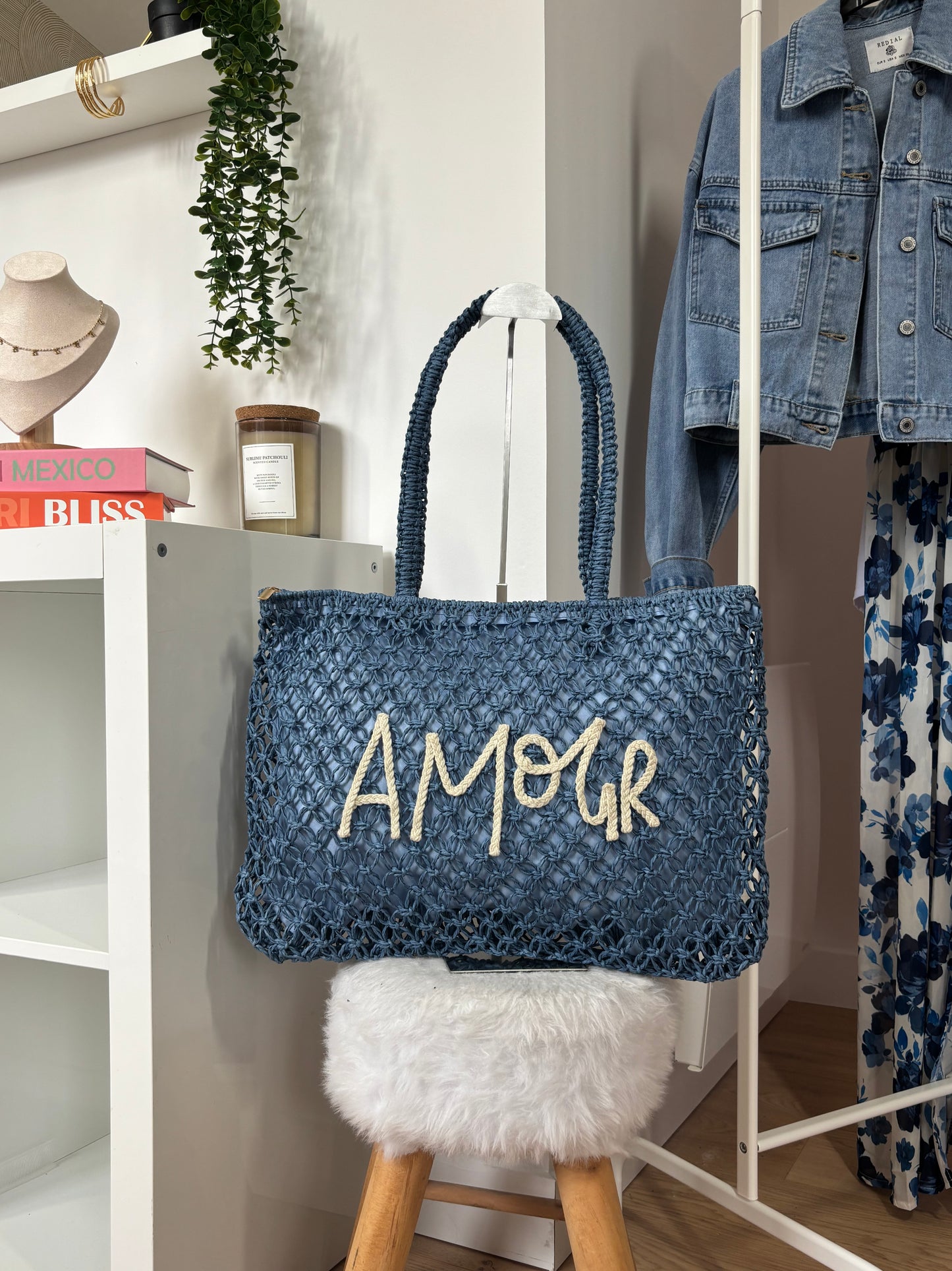 Sac en paille bleu marine AMOUR