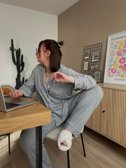 Ensemble de pyjama gris - CÔTELÉ