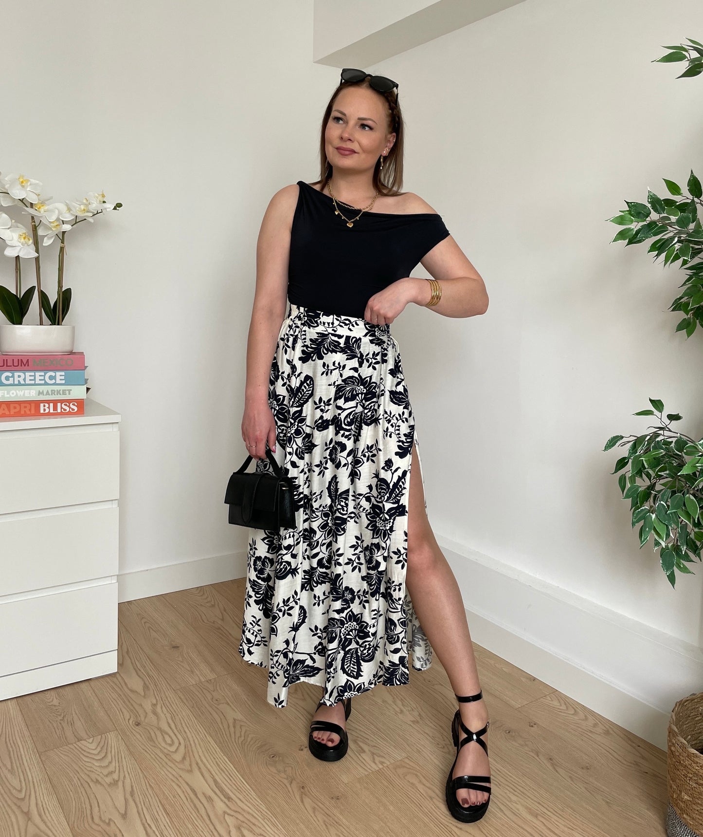 Top asymétrique noir LOA